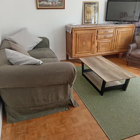 Cosy Centre Au Pied Du Metro Homestay Paris