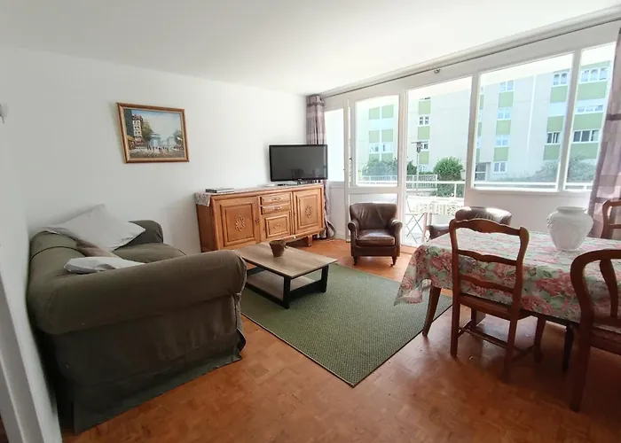 Cosy Centre Au Pied Du Metro Paris